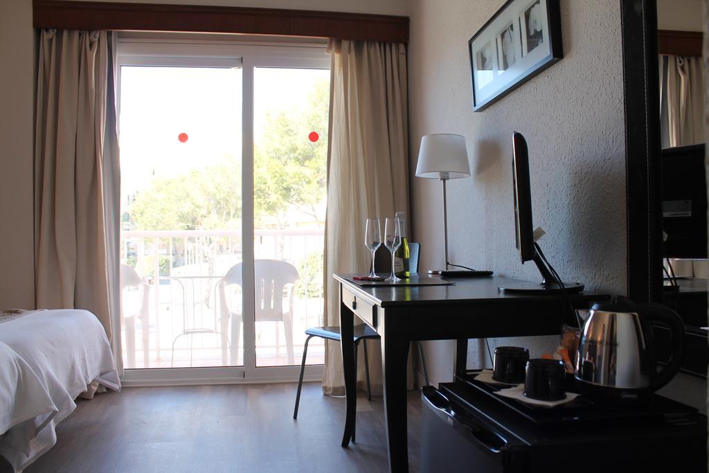 Hostal Jakiton Palmanova Dış mekan fotoğraf