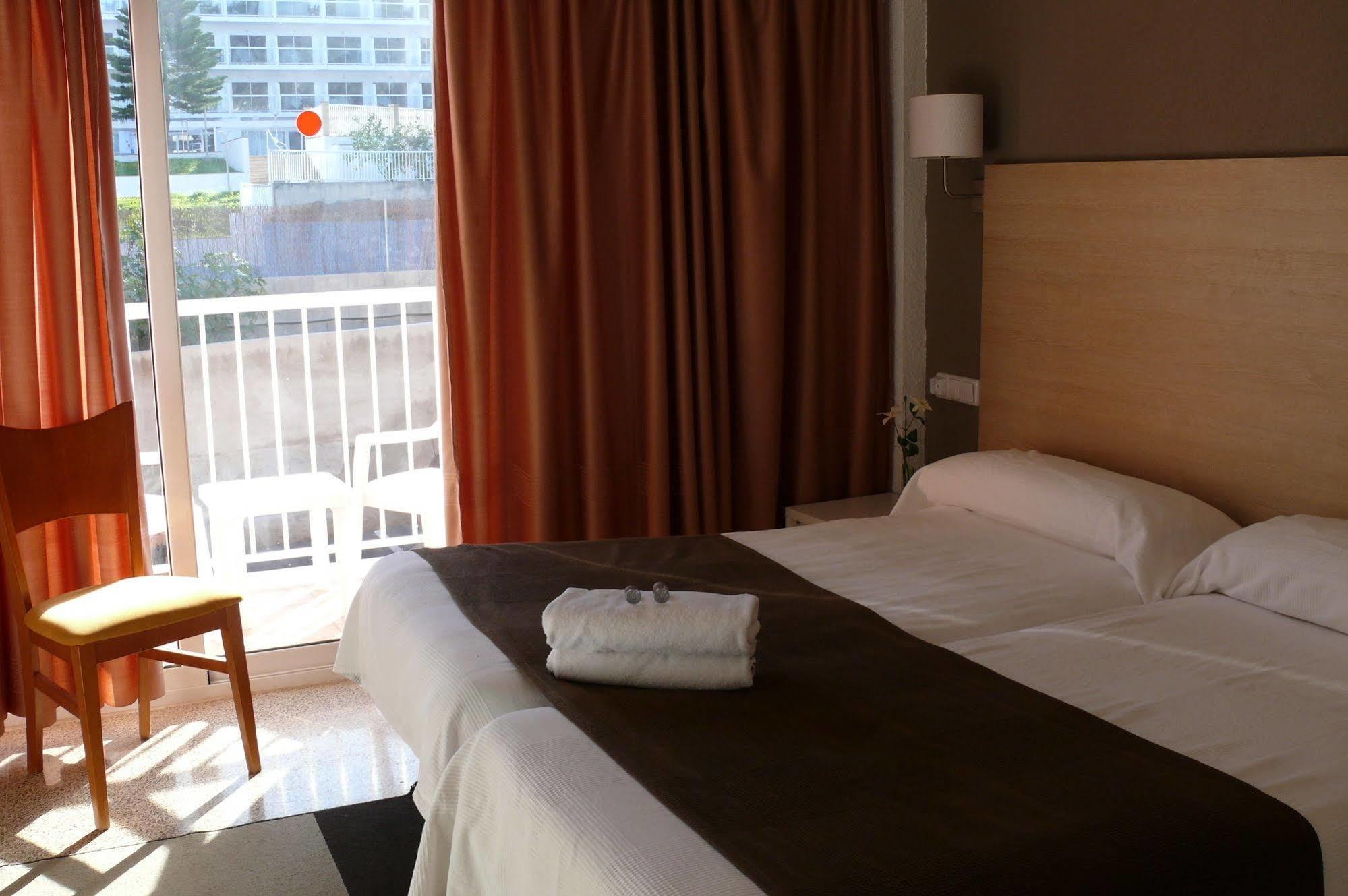 Hostal Jakiton Palmanova Dış mekan fotoğraf