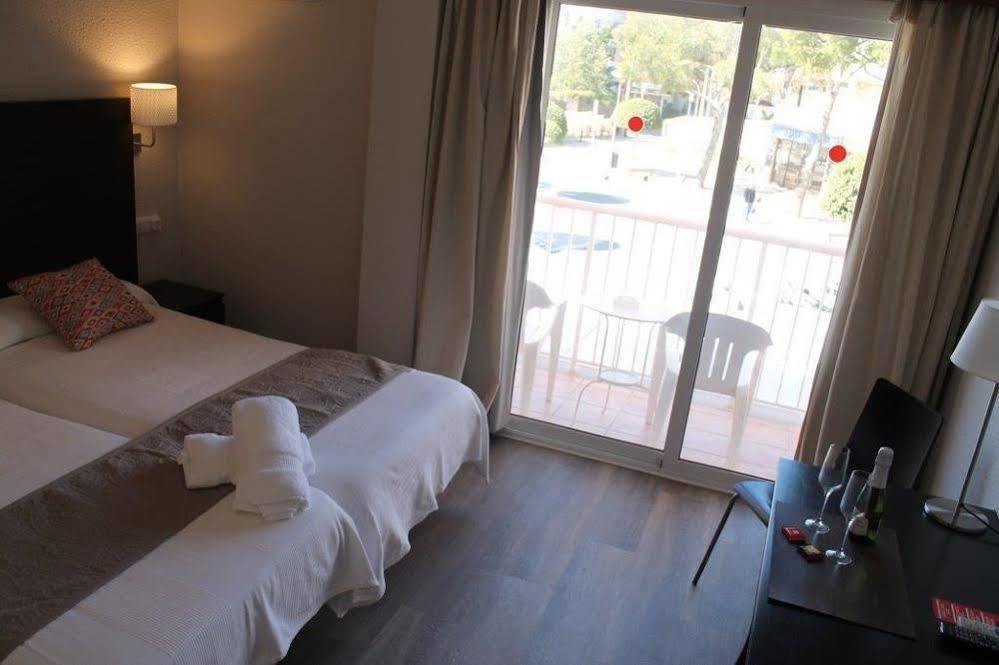 Hostal Jakiton Palmanova Dış mekan fotoğraf